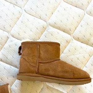 Brown Ugg boots . Great condition. Very comfortable